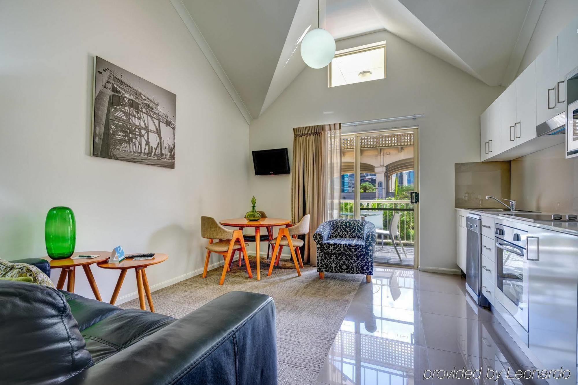 Quest On Story Bridge