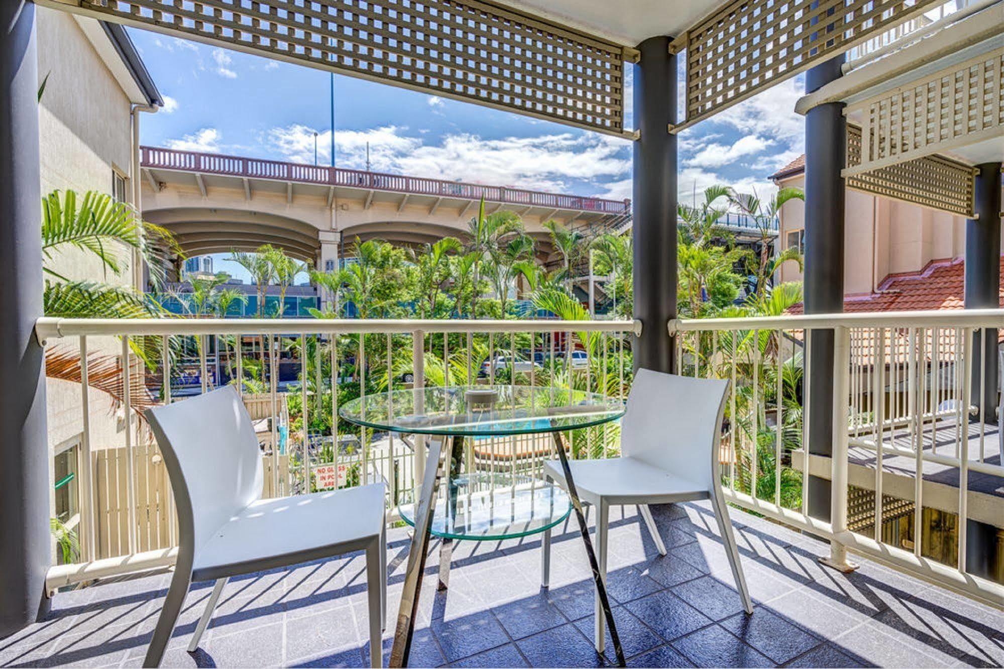 Quest On Story Bridge