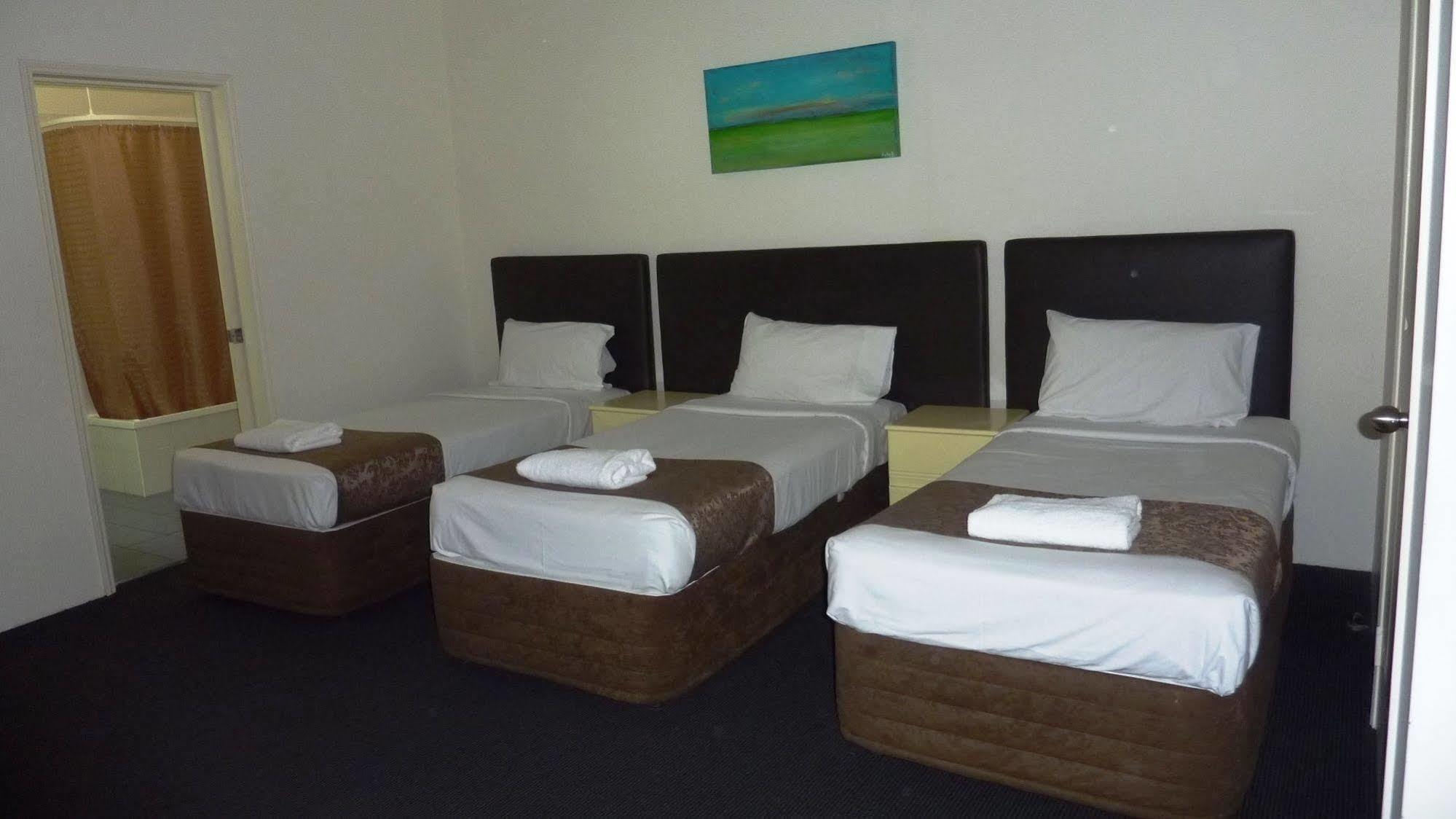 Toowong & 3*