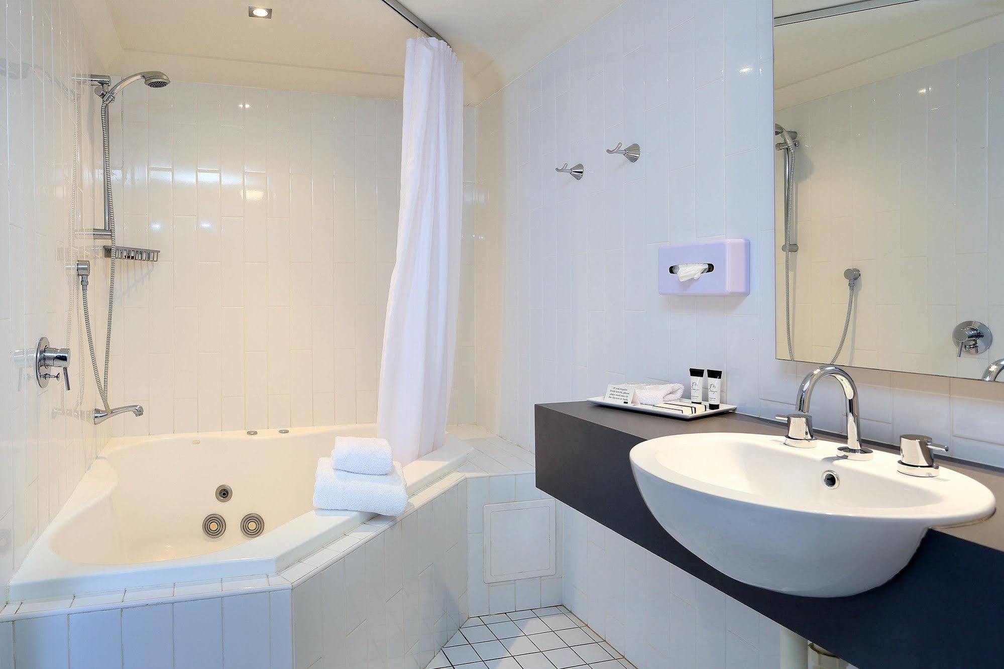 International Virginia Hotel 4*