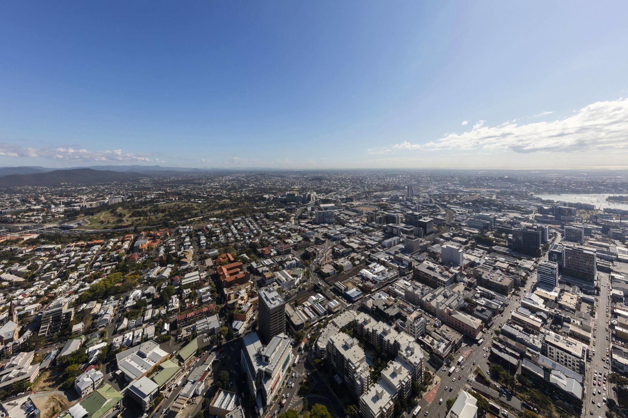 Meriton Adelaide Street,