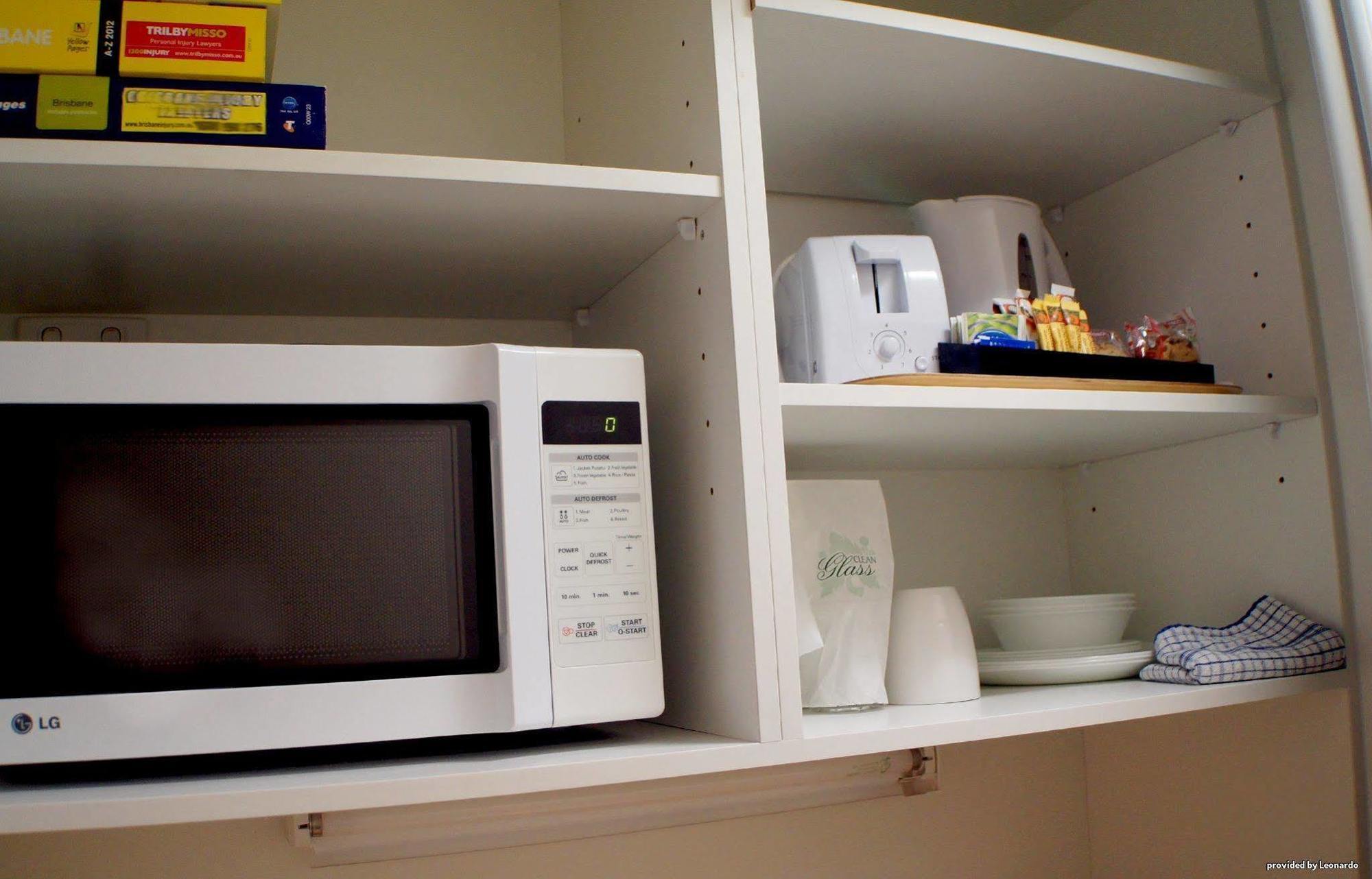 Western Airport 85 Motel