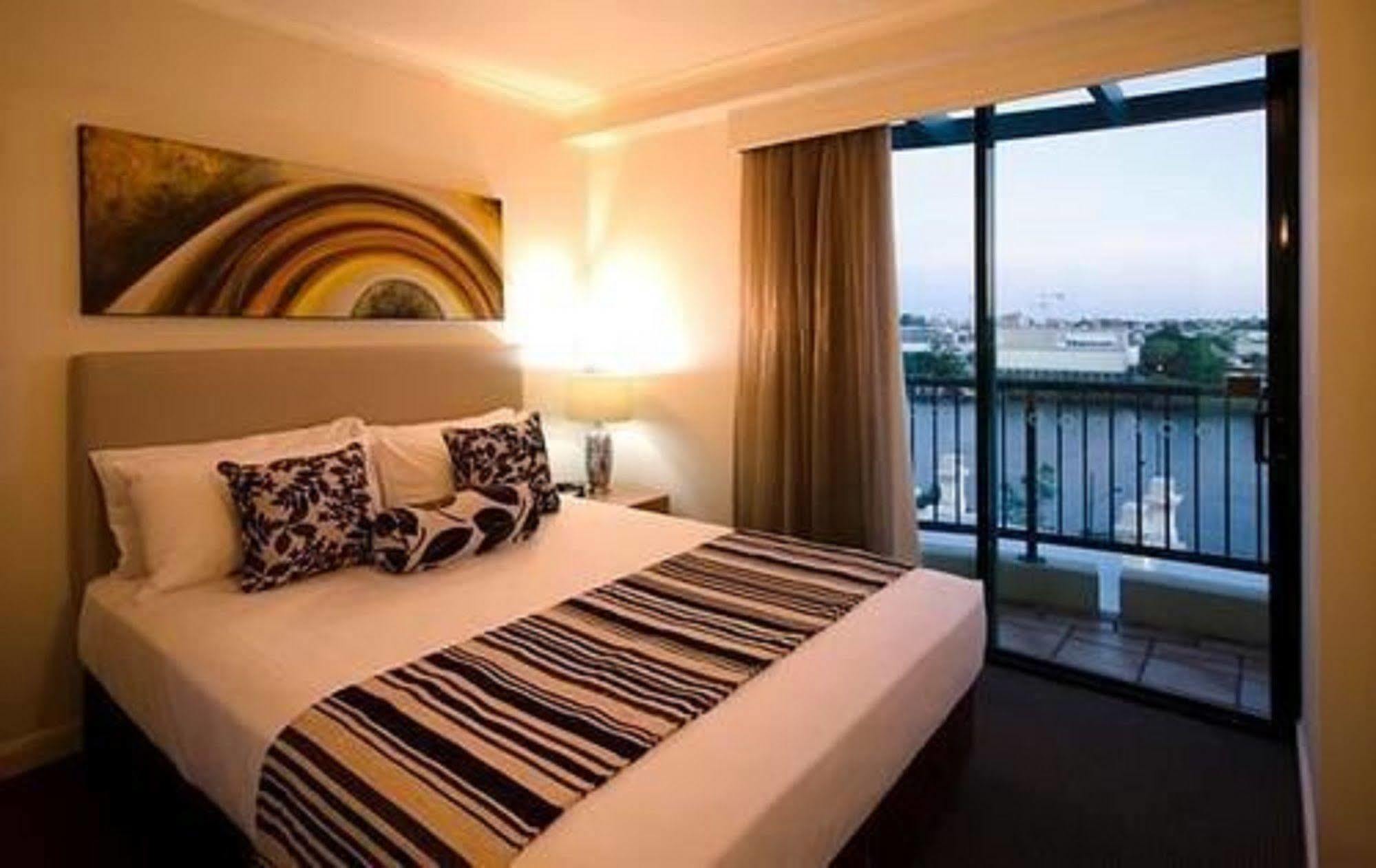 Central Cosmo Aparthotel Brisbane