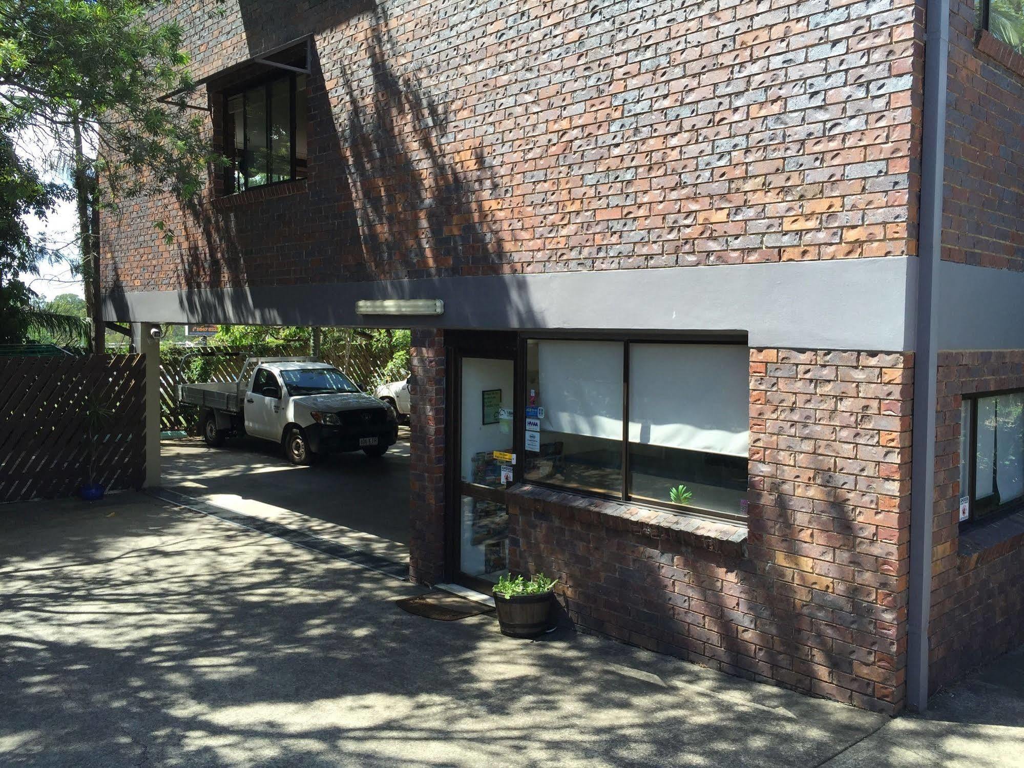 Holland Park Motel 3*