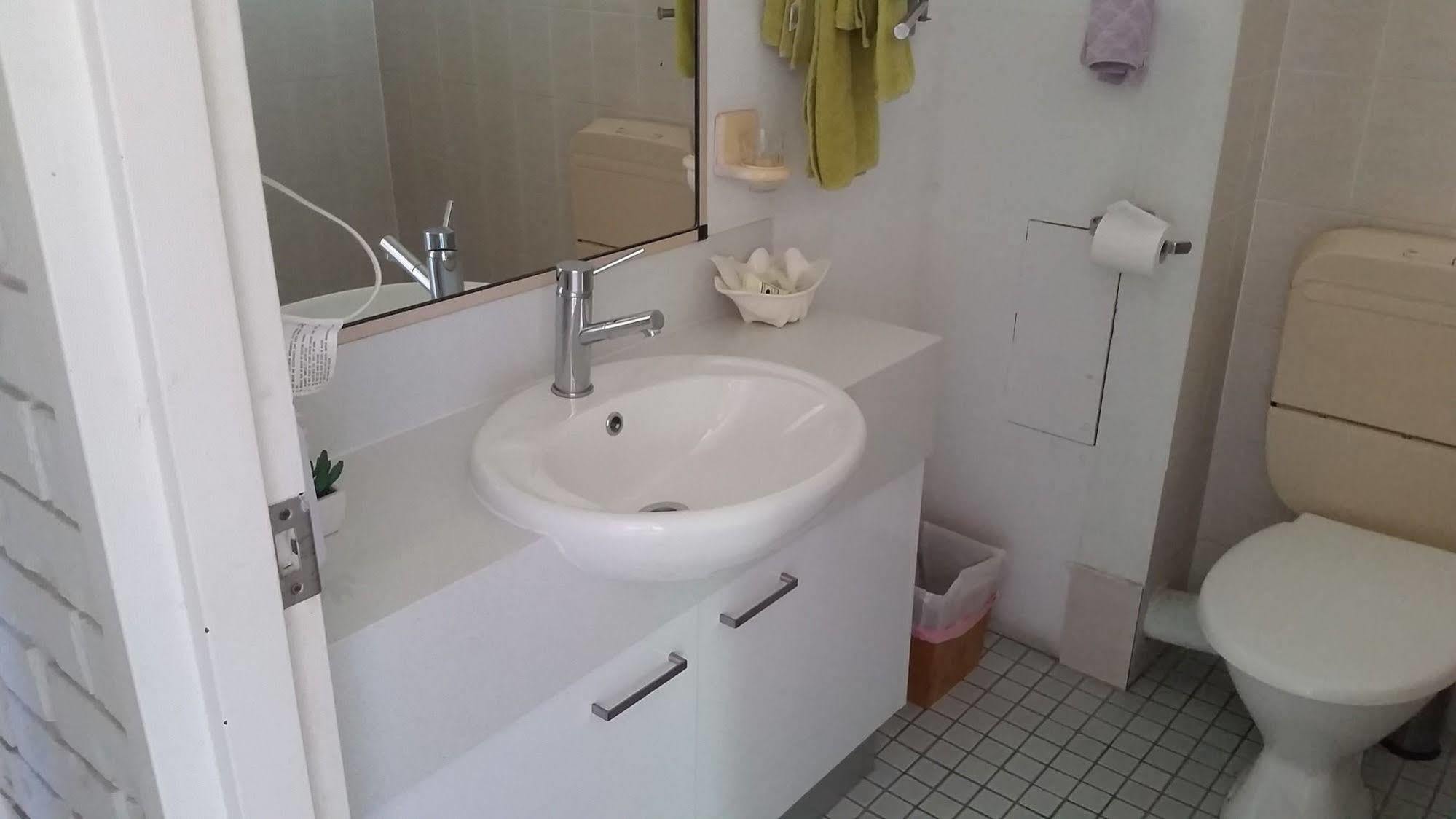 Holland Park Motel 3*