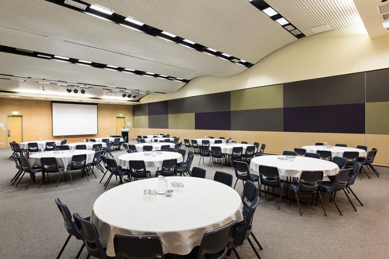 Quest Eight Mile Plains Aparthotel 5*