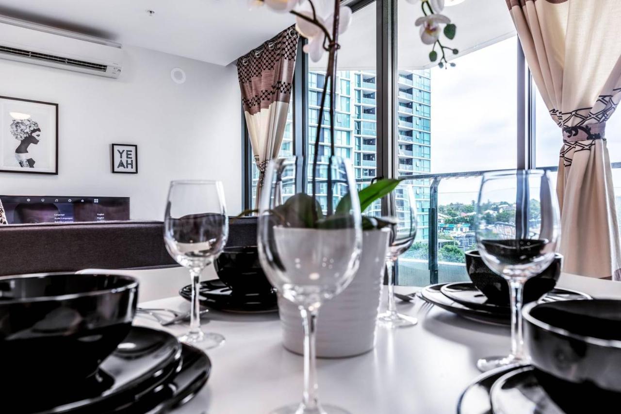 Apartment Riverside Living In Portside Wharf Hamilton Brisbane