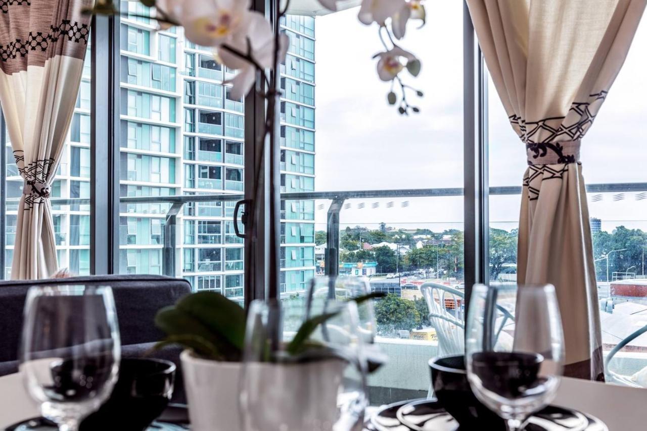 Riverside Living In Portside Wharf Hamilton