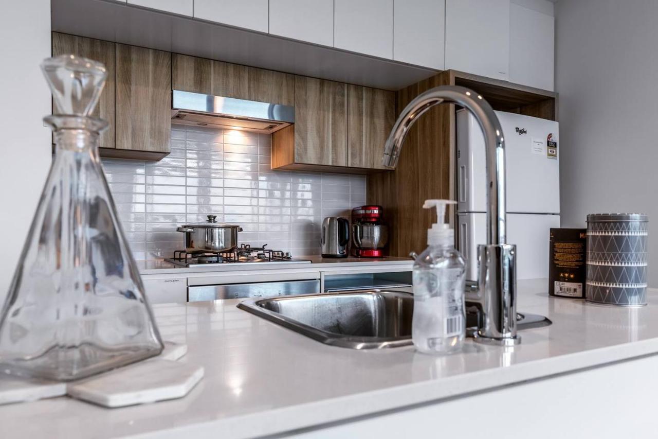 Apartment Riverside Living In Portside Wharf Hamilton Brisbane