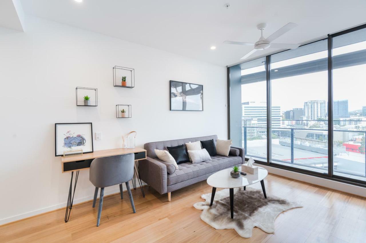 Minimalist & Warming - Close To Cbd And Valley Apartment