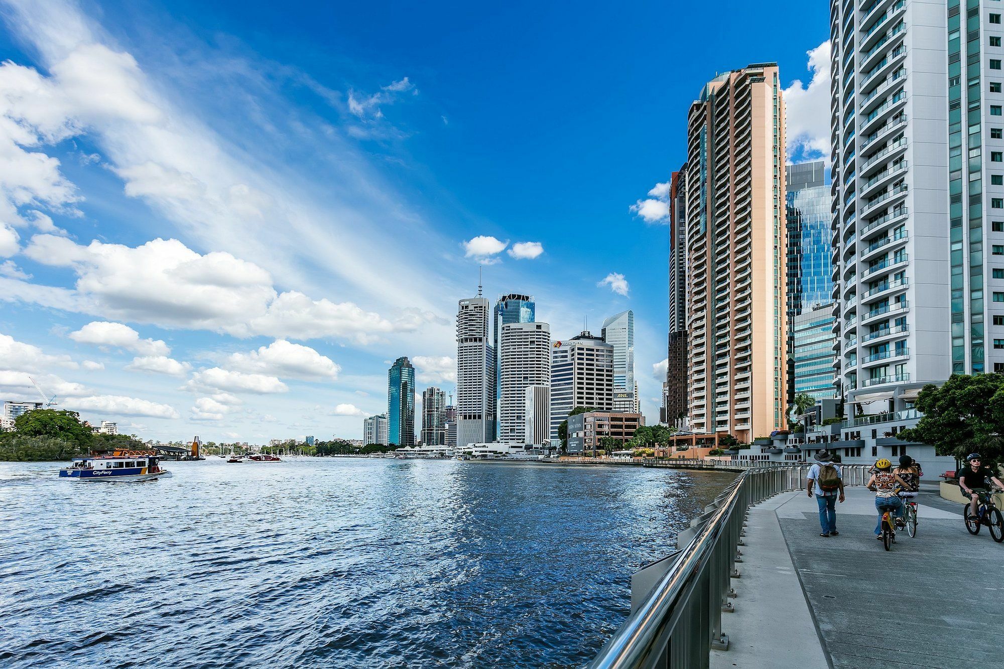 Apartment River View In The Heart Of
