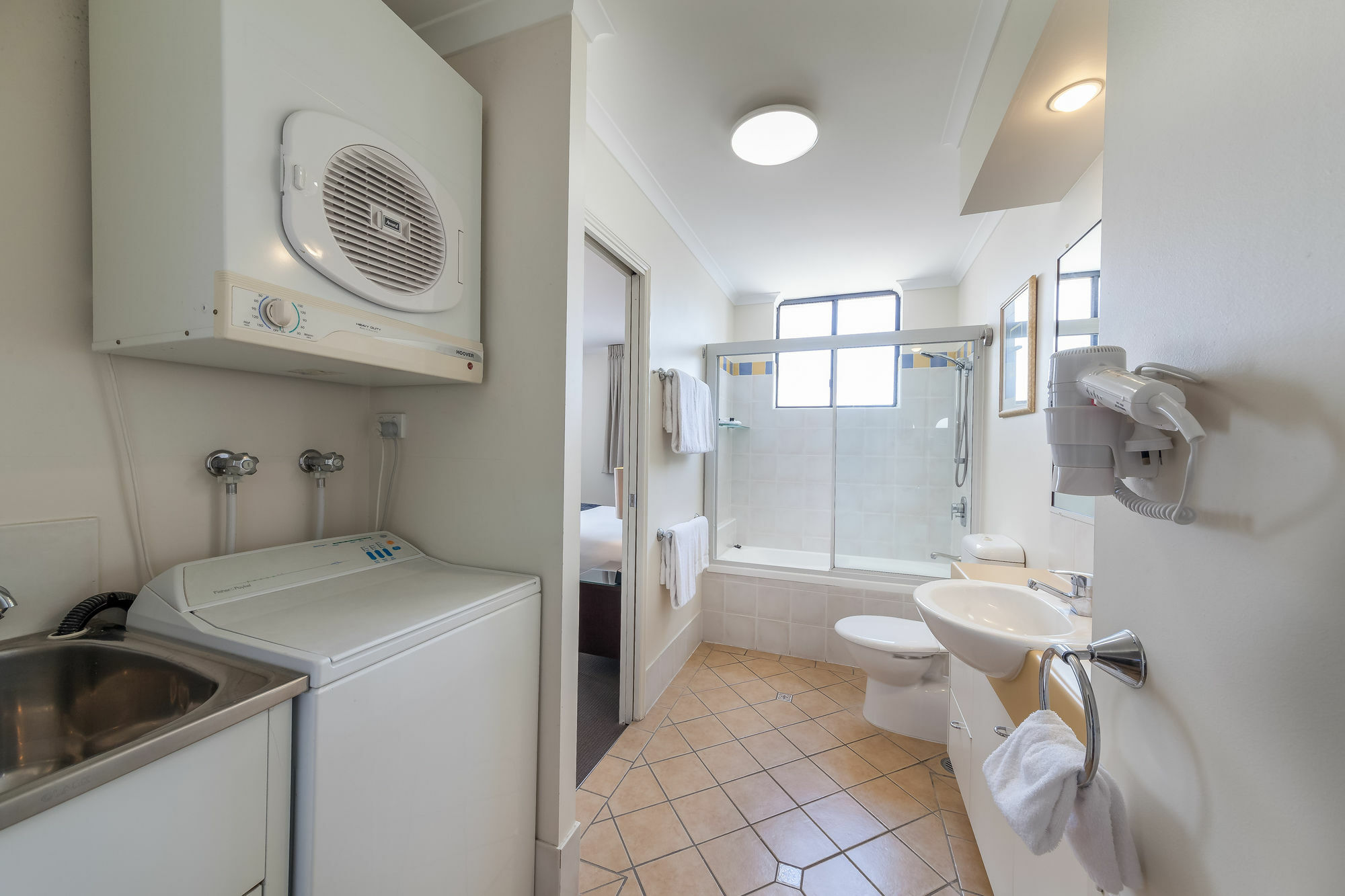 West End Aparthotel 4*