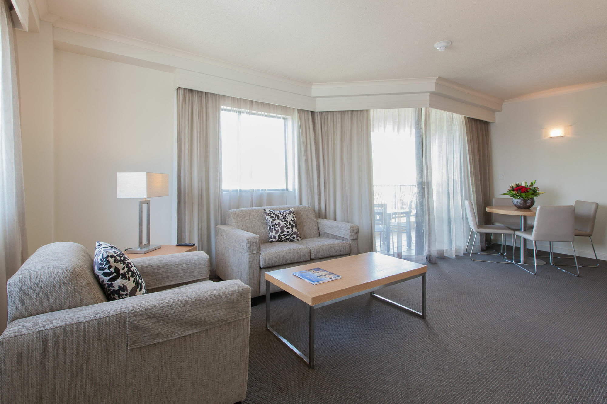 Central Cosmo Aparthotel 4*
