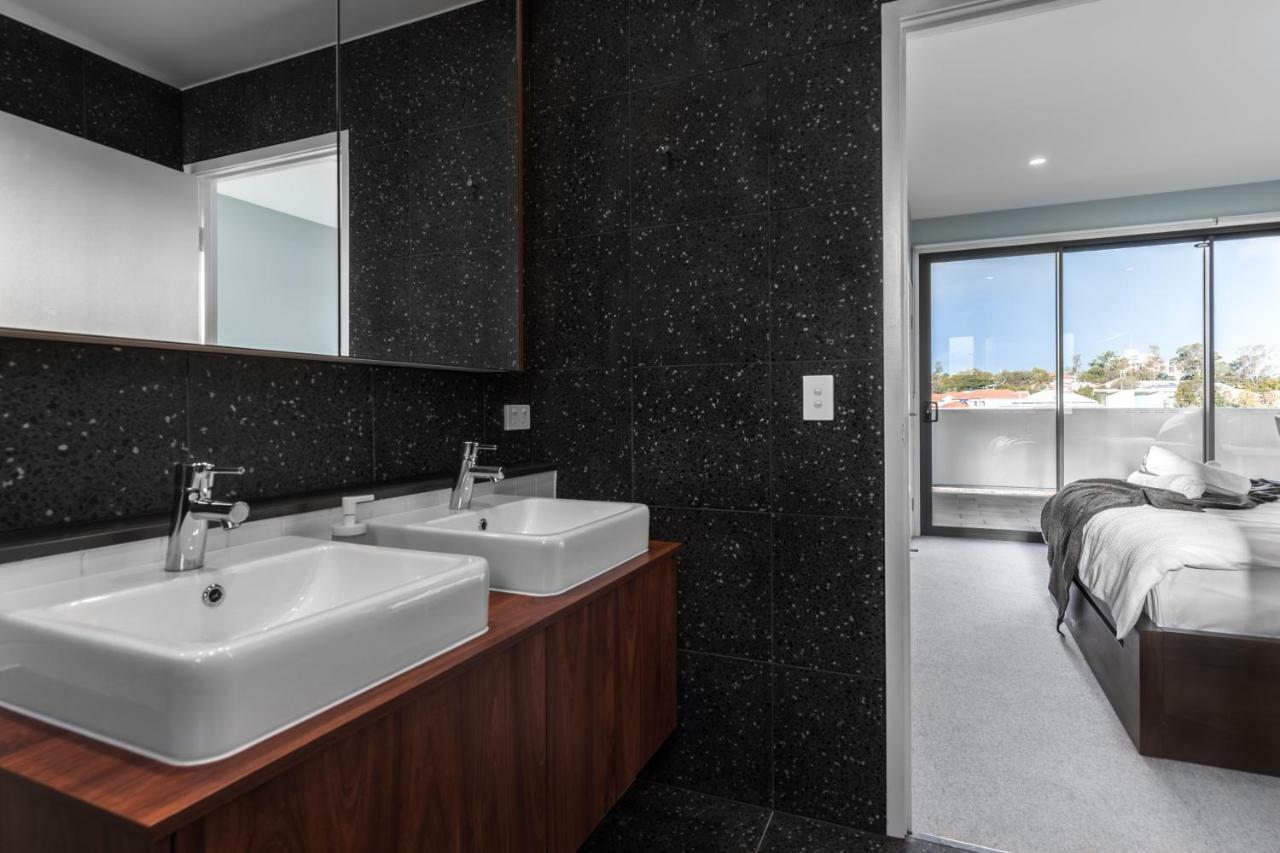 Luxury & Style 3 Bed Townhouse Manhattan Terraces Apartment