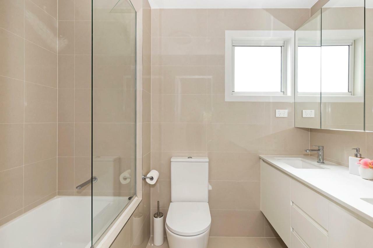 Park Avenue Luxe Townhouse Brand New Sleeps 9 Villa Brisbane