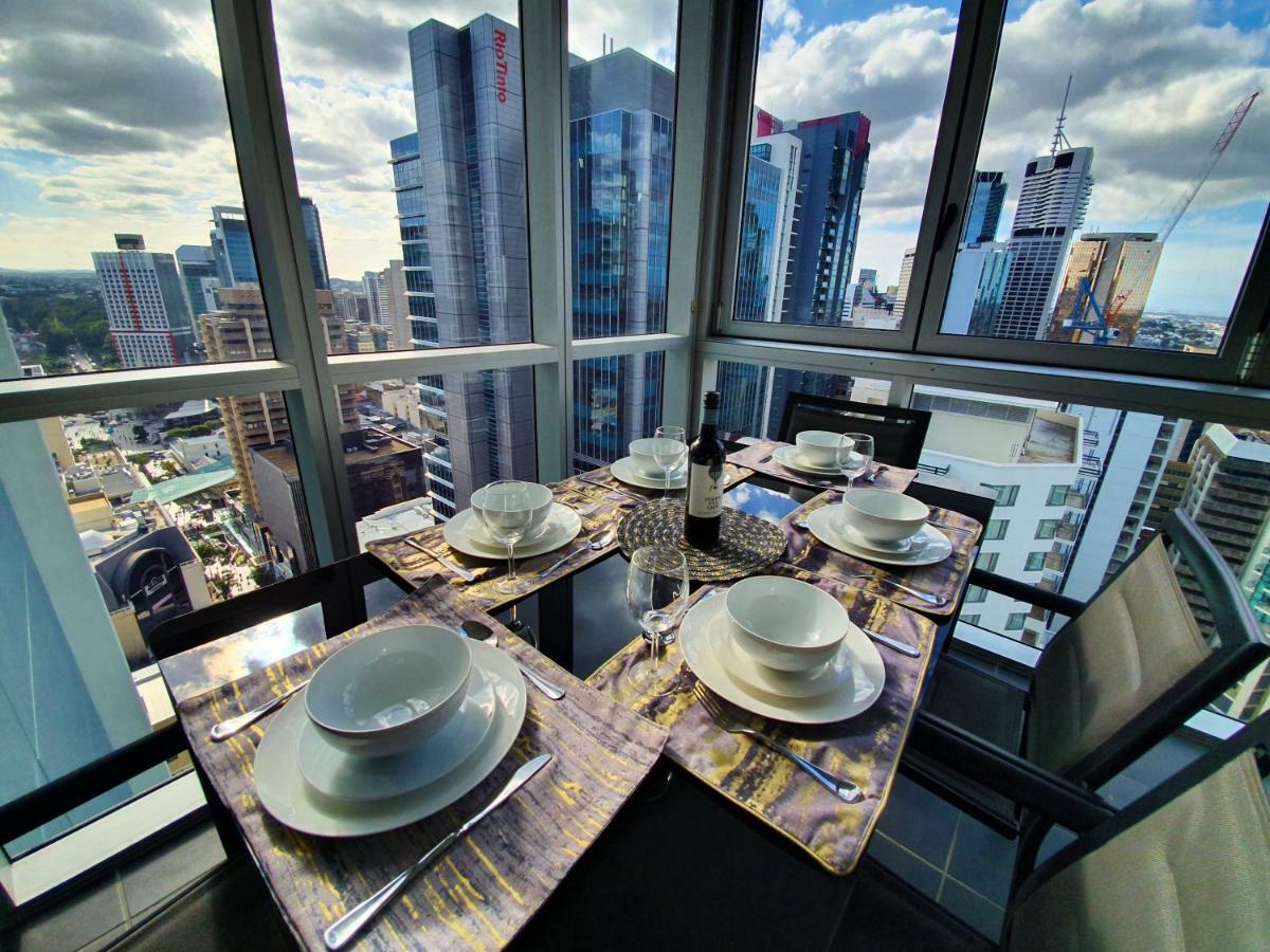 Apartment 2br Epic Views ★cbd★ 2 Cars ★pool★wine★gym★netflix Brisbane