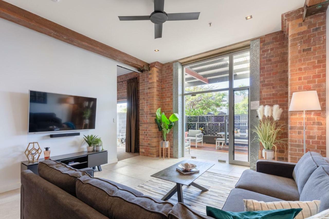 Luxury 3 Brm 2 Bath Woolstore With Courtyard