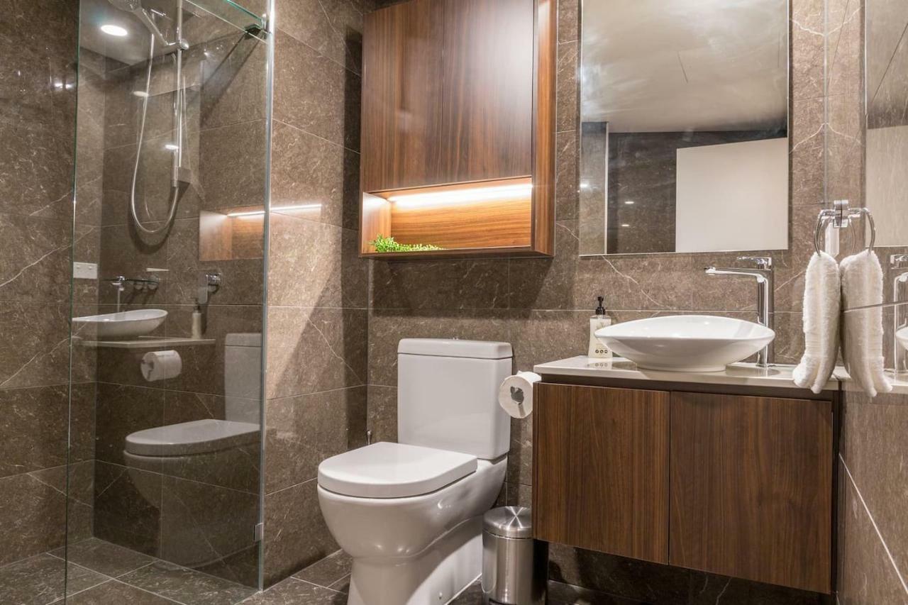 Apartment Highlife Luxury*carpark*wifi*pool*gym*netflix