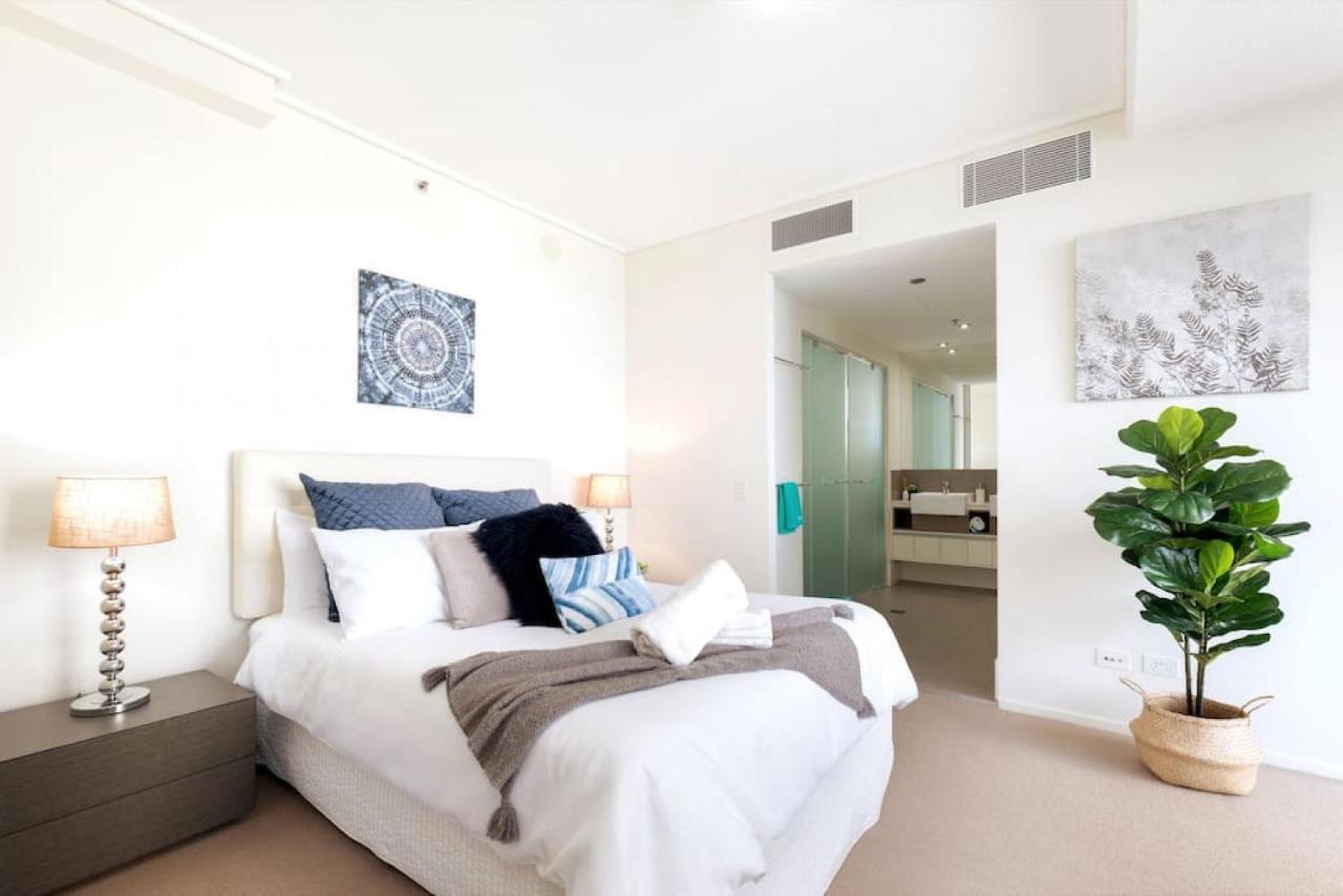 Sk2 - Charming Skyline Cbd W River Views 3 Bedroom Private Apartment *