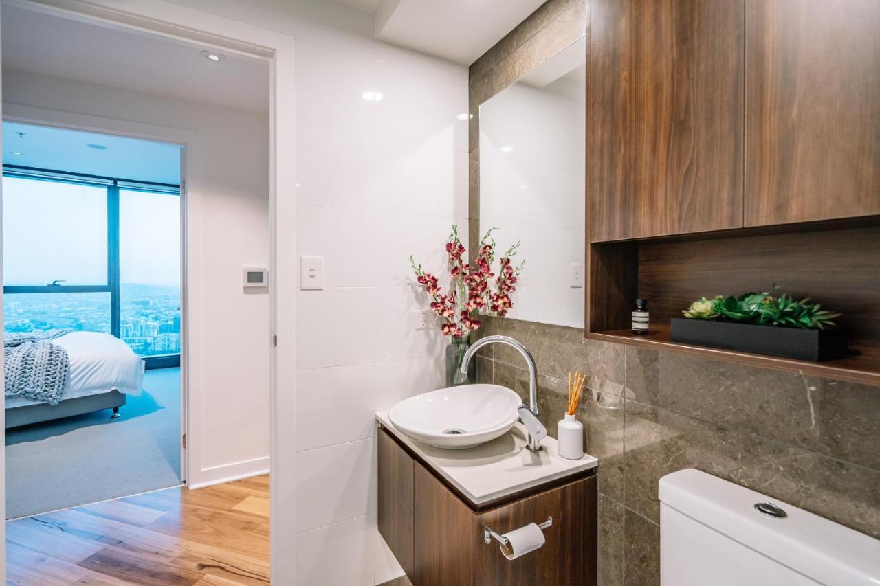 Heavenly Views Above 60f - New Luxury 2bd/2bath. * Brisbane