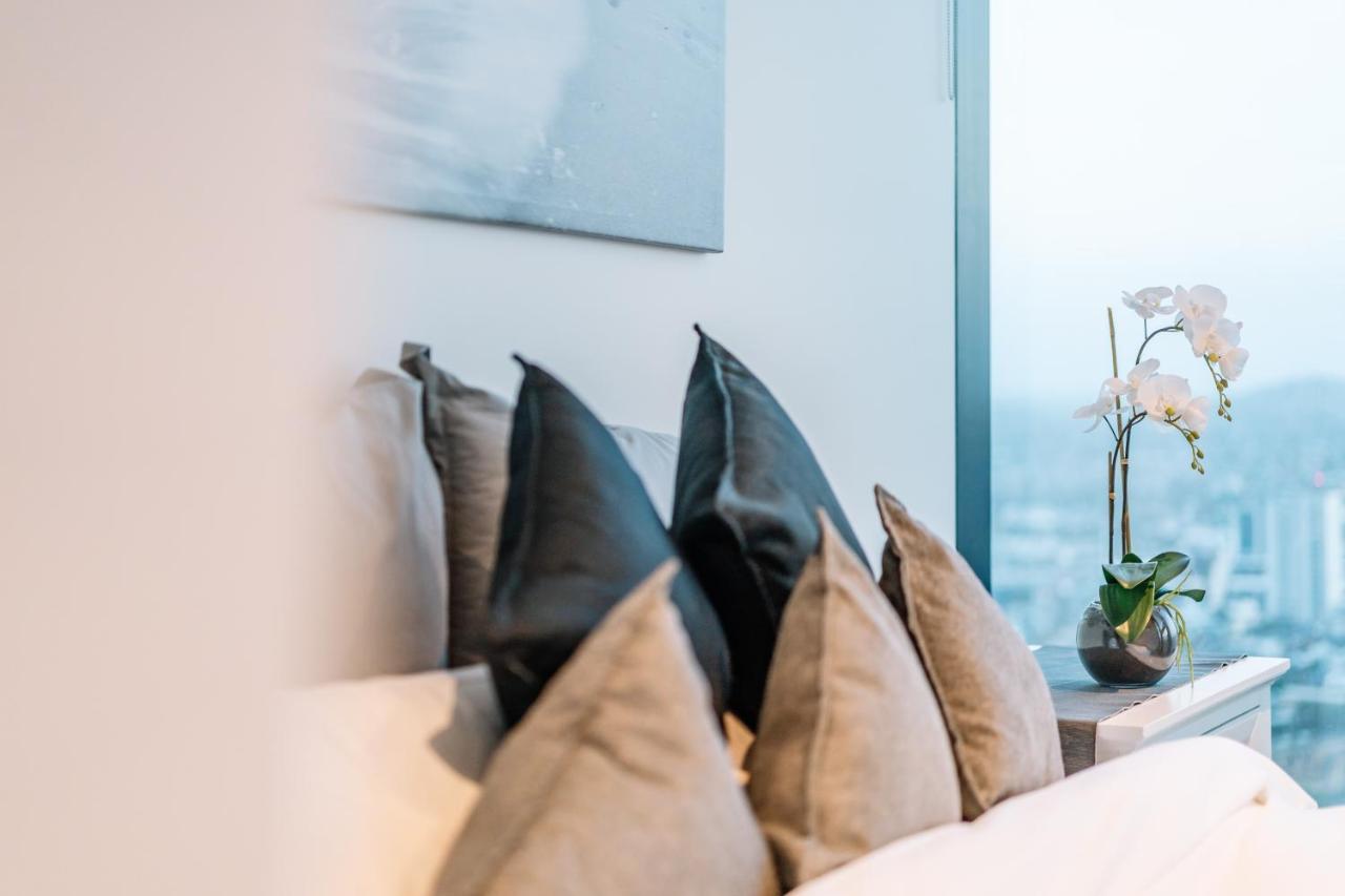 Heavenly Views Above 60f - New Luxury 2bd/2bath. Apartment Brisbane