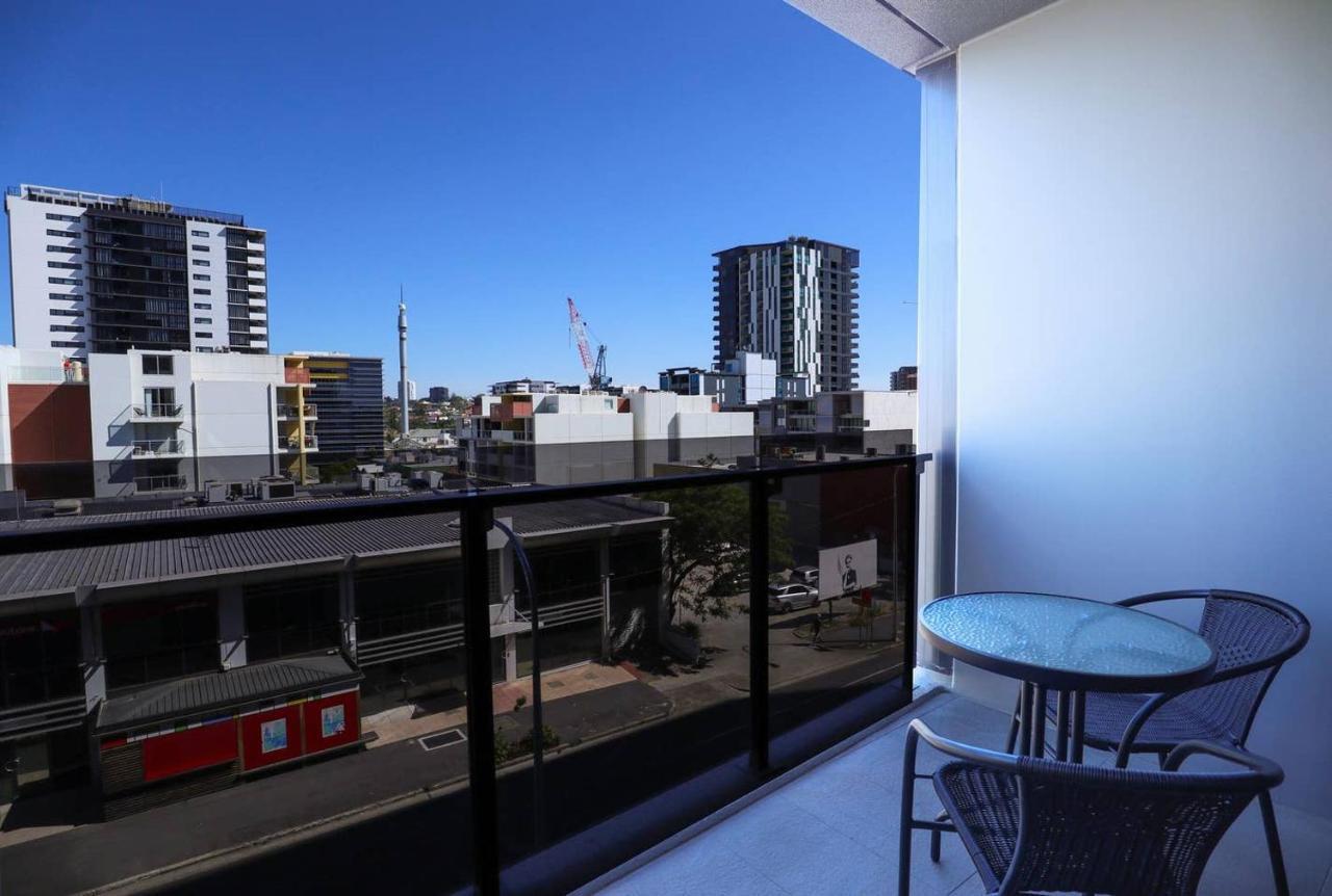 Stylist 2 Bedrooms With Poolgymparking Apartment