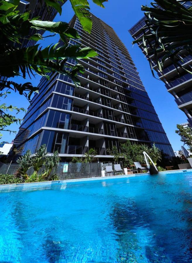 Stylist 2 Bedrooms With Poolgymparking *
