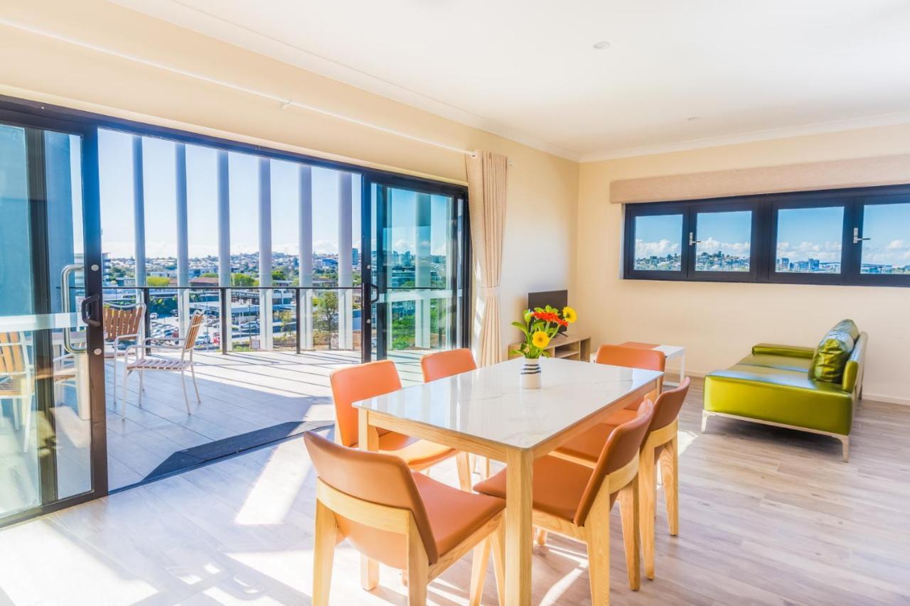 The Windsor, And Apartments, 4*