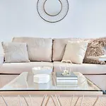 Kozyguru Fortitude Valley High Level 2 Bed Apt + Free Parking Qfv179-2612