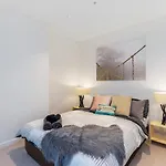 Kozyguru Skytower Brisbane Cbd 2 Bed Apt Qbn222-1815