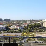 Link Portside Wharf Aparthotel