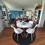 Amazing Location-private In A Share House-2 Available!! Homestay