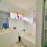 Homestay Amazing Location-private In A Share House-2 Available!! Brisbane