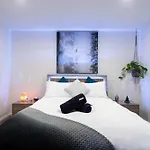 Inner City 1 Bedroom Apartment With Rooftop Pool And Parking - Serain Residences