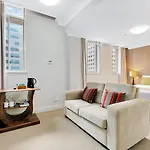 Manor Apartment Hotel