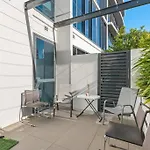 Great Located Unit/Private Balcony, Pool,Gym,Parking