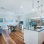 Manly Oasis, 5bd, 3 King Bd,pool