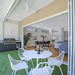 Manly Oasis, 5bd, 3 King Bd,pool Hotel *