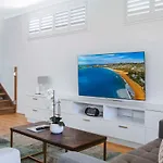 Manly Oasis, 5bd, 3 King Bd,pool Brisbane