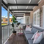 Manly Oasis, 5bd, 3 King Bd,pool Hotel *