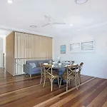 Manly Oasis, 5bd, 3 King Bd,pool Hotel