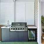 Hotel Manly Oasis, 5bd, 3 King Bd,pool *