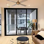 Apartment Next To Westfield Chermside And Hospital