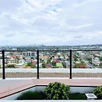 Apartment Next To Westfield Chermside And Hospital