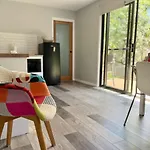 Stylish Guest Suite In Everton Hills