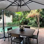 Authentic Queenslander In The Heart Of Brisbane