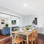 Oasis+spa Tennis Court * Brisbane