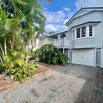 Spacious Red Hill Pad With Deck