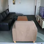 2 Bedroom Unit In The Cbd With Free Parking