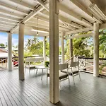 \'Mini Blue\' - Charming 1-Bed Near Local Shops